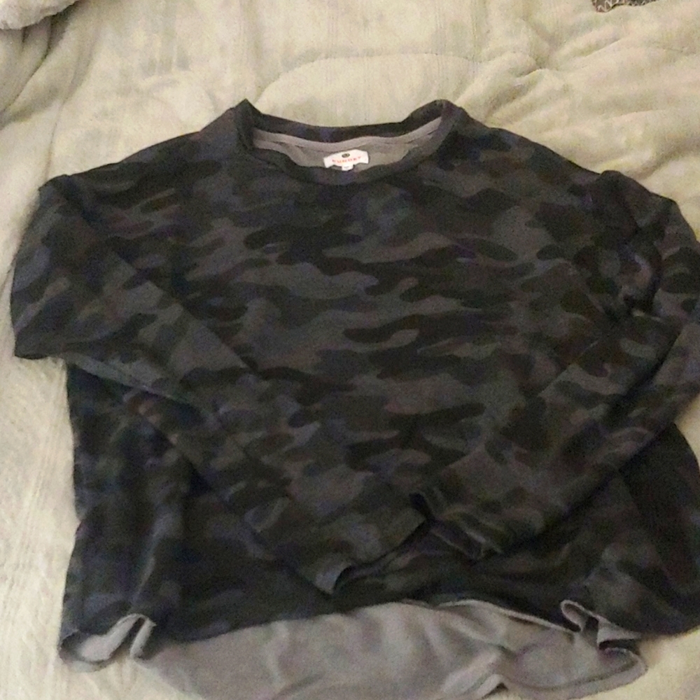 Sundry Camo Long sleeve Top